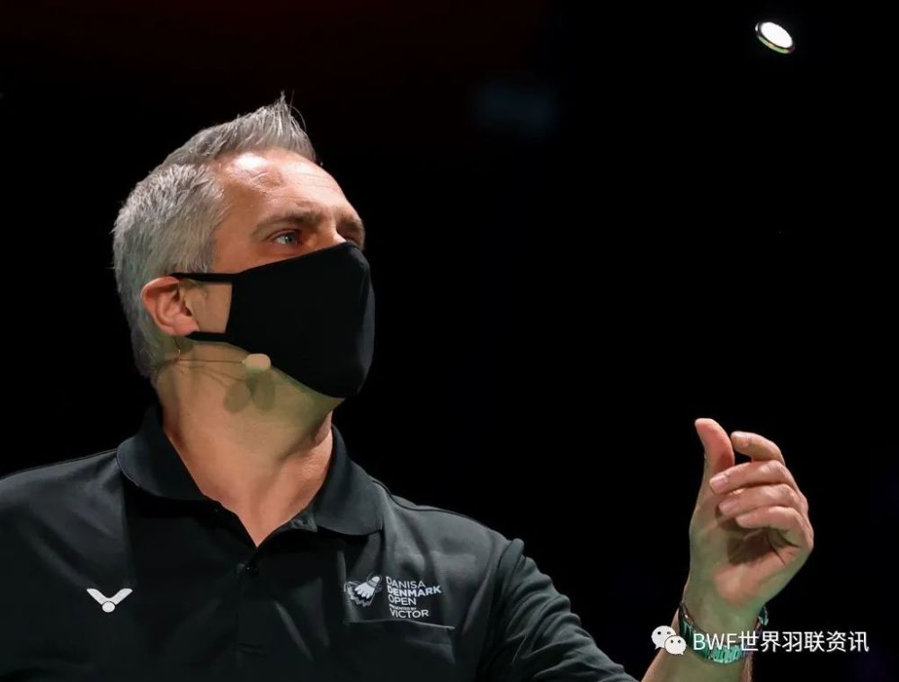 丹麦羽毛球队险胜法国羽毛球队，辛杜三分雨点燃全场