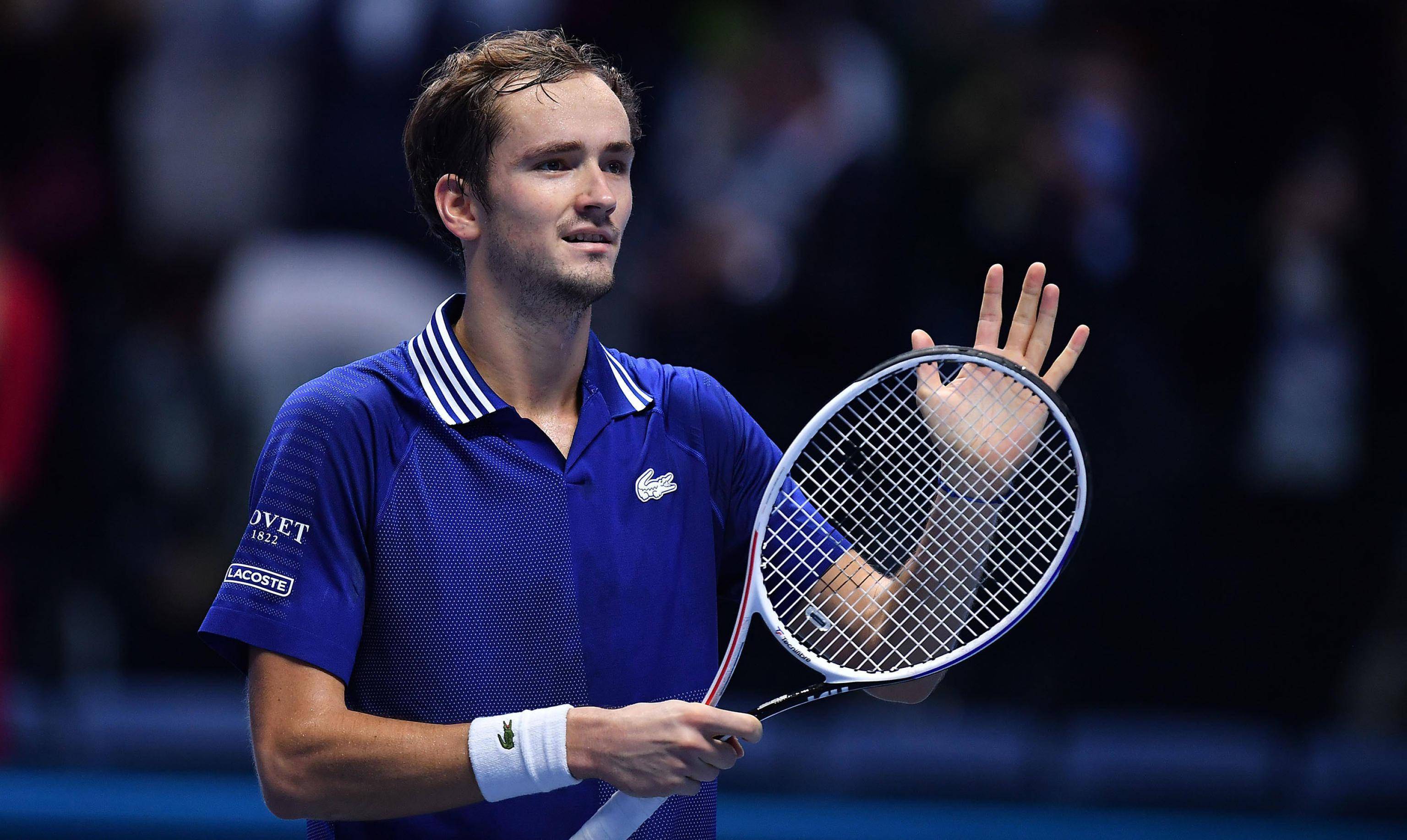 包含日本网球队绝地反击英国网球队，梅德韦杰夫惊艳世界的词条